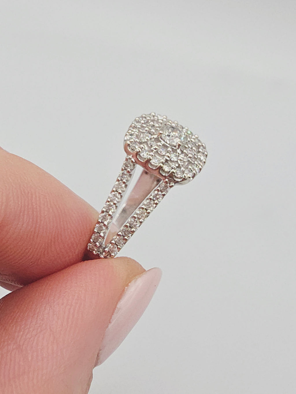 Pompeii3 Solid 10K White Gold Diamond Engagement Ring - Size 7