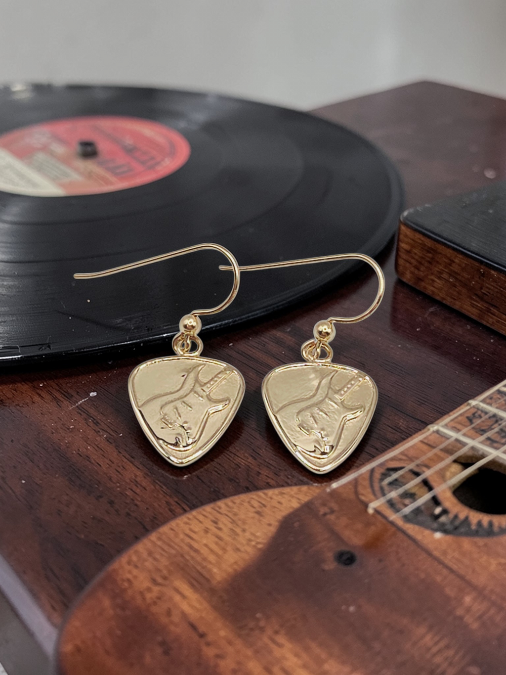 Jeffrey David Guitar Pick Solid 14K Yellow Gold Dangle Earrings Music