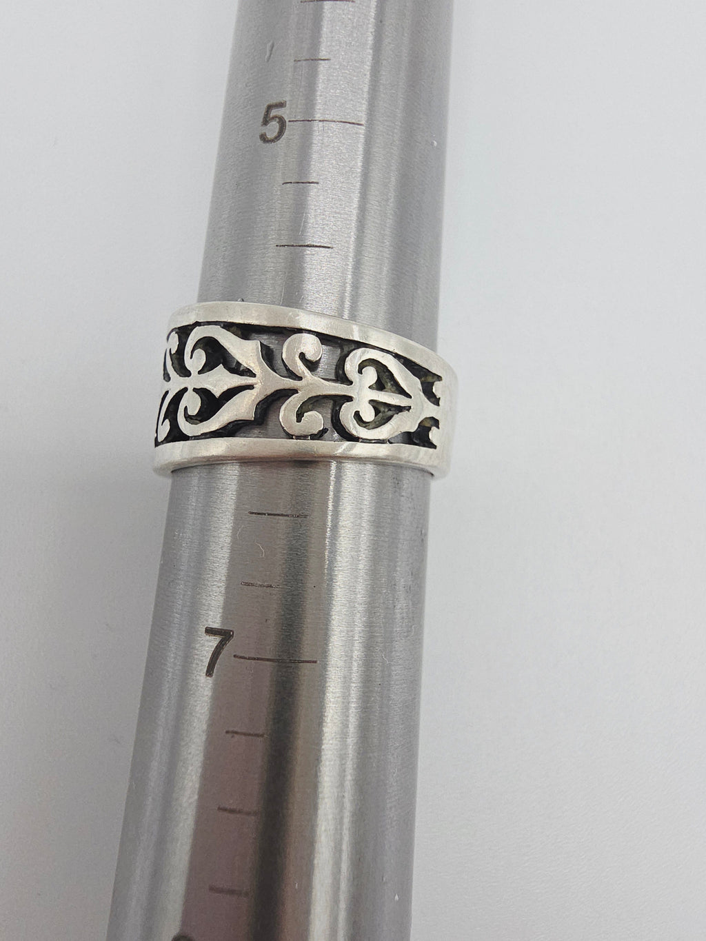 RETIRED James Avery Adorned Open Scrollwork Sterling Silver Ring Size 6