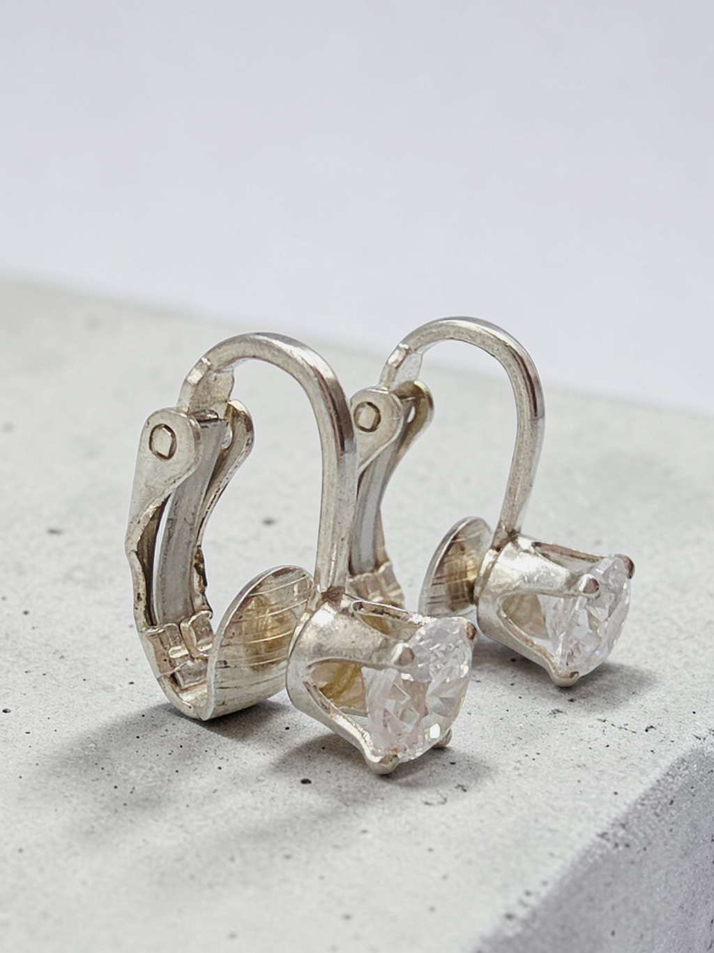 925 Sterling Silver Leverback Earrings with Round Cubic Zirconia