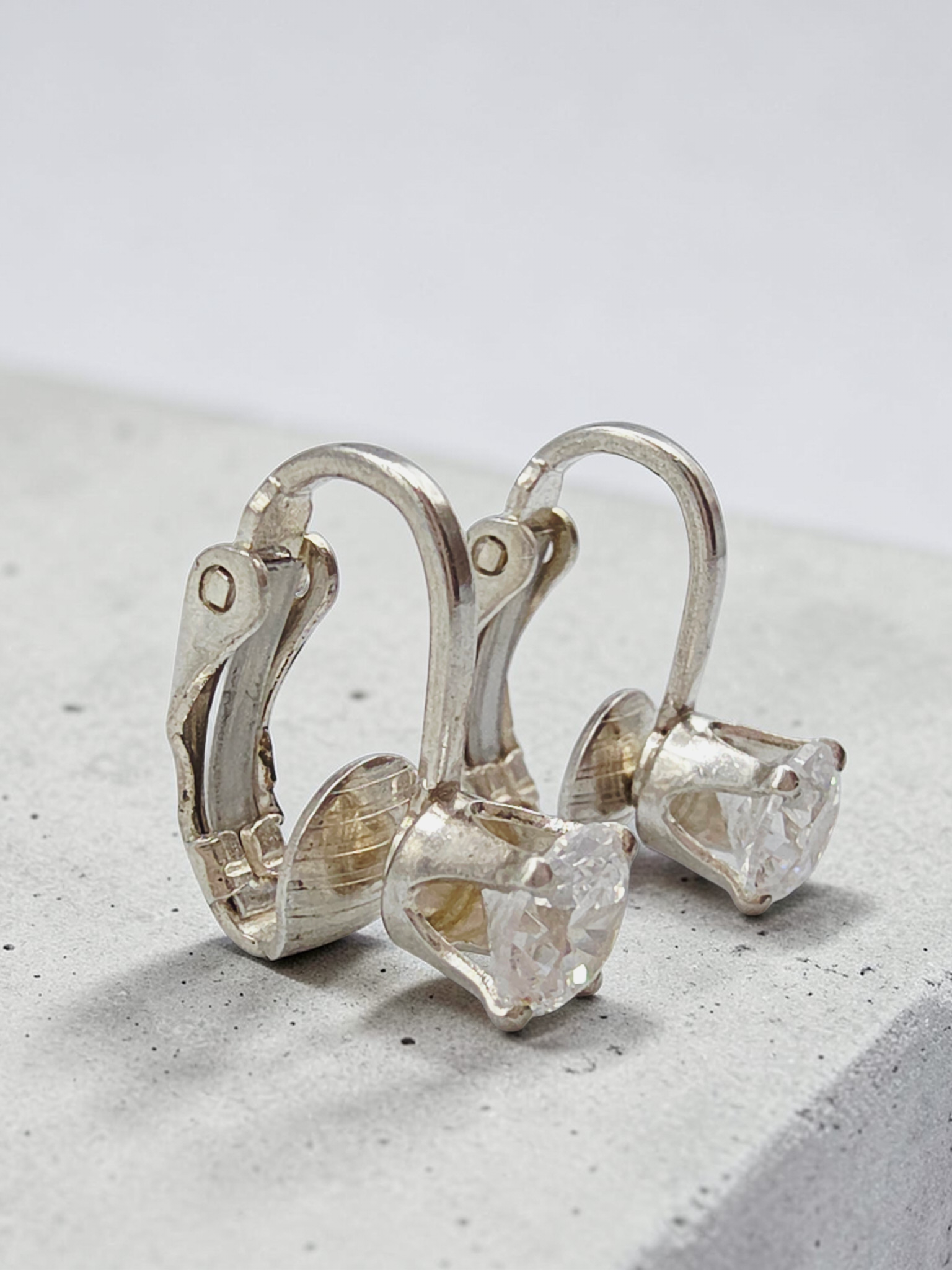 925 Sterling Silver Leverback Earrings with Round Cubic Zirconia