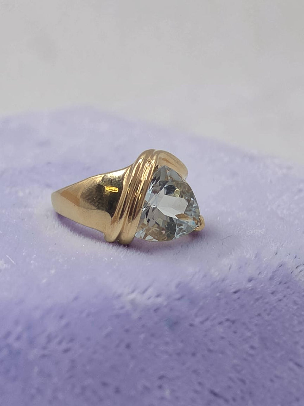 Caspian International Solid 10K Yellow Gold Trillion Cut Aquamarine Ring - Size 7.25