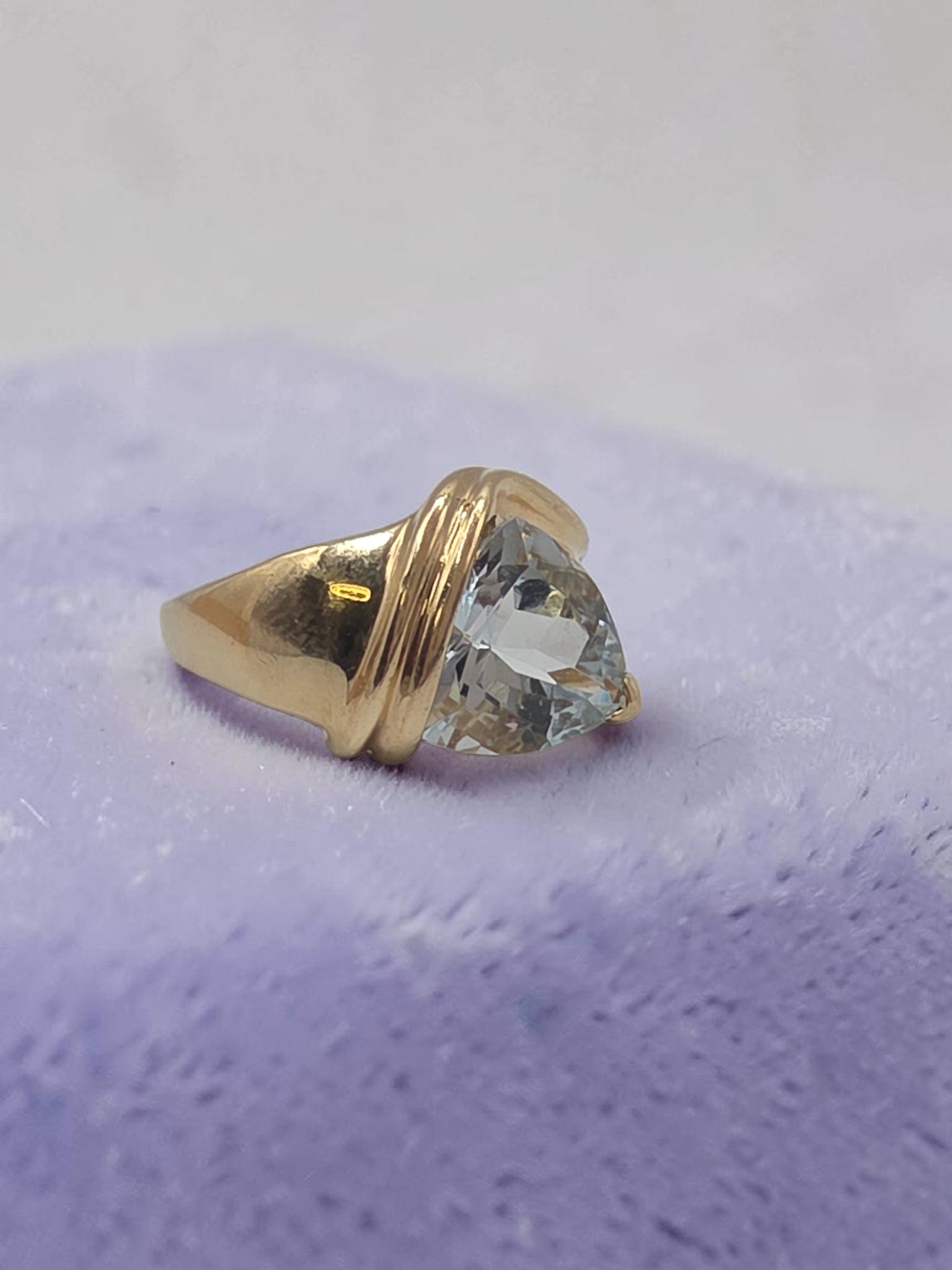 Caspian International Solid 10K Yellow Gold Trillion Cut Aquamarine Ring - Size 7.25