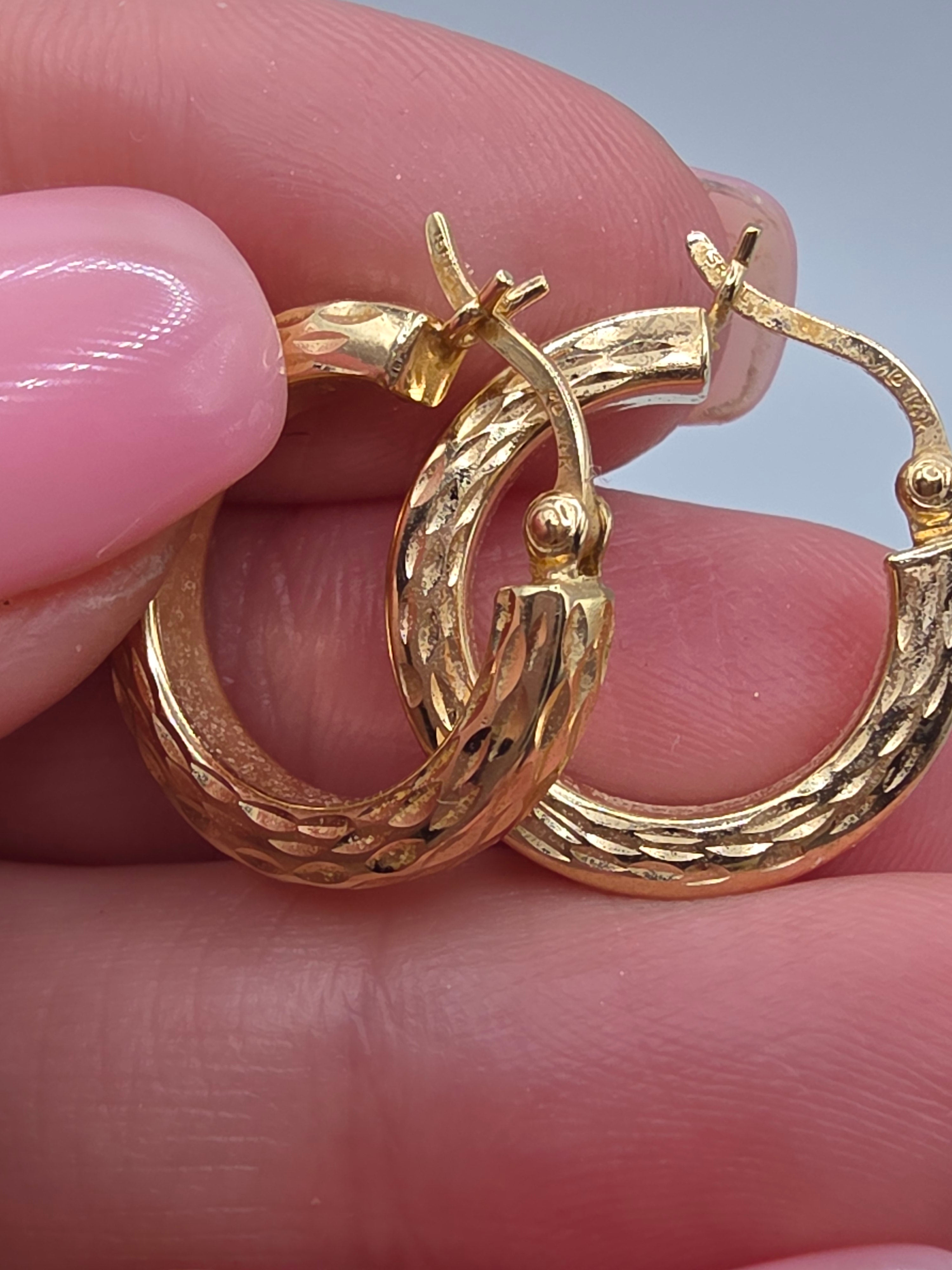 Michael Anthony Solid 14K Yellow Gold Diamond Cut Hoop Earrings Israel