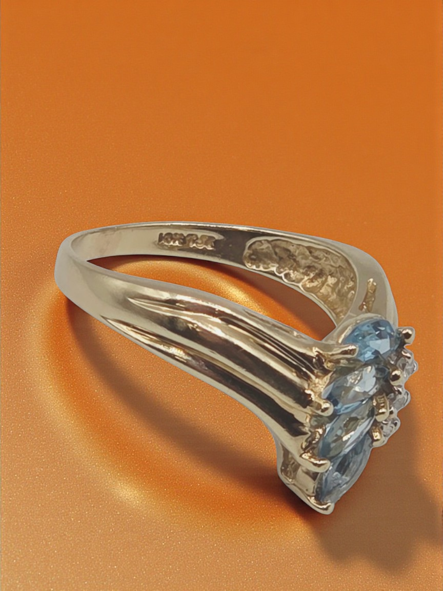 10K Solid Yellow Gold Ring with Blue Topaz & Diamond Cluster – Size 6.5