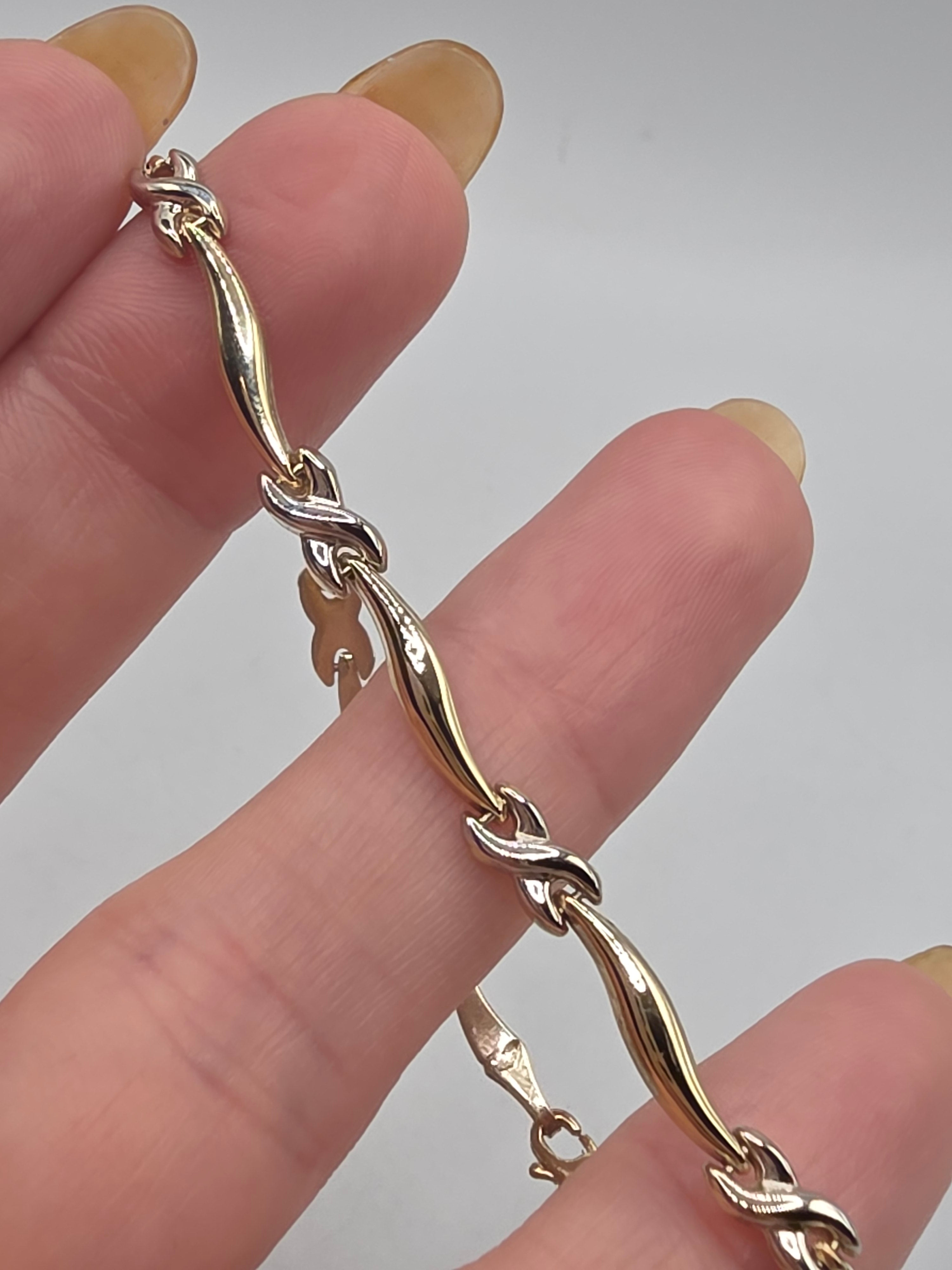 Solid 10K Two Tone Gold Criss Cross X Link Wave Station Bracelet 7.25 Inch