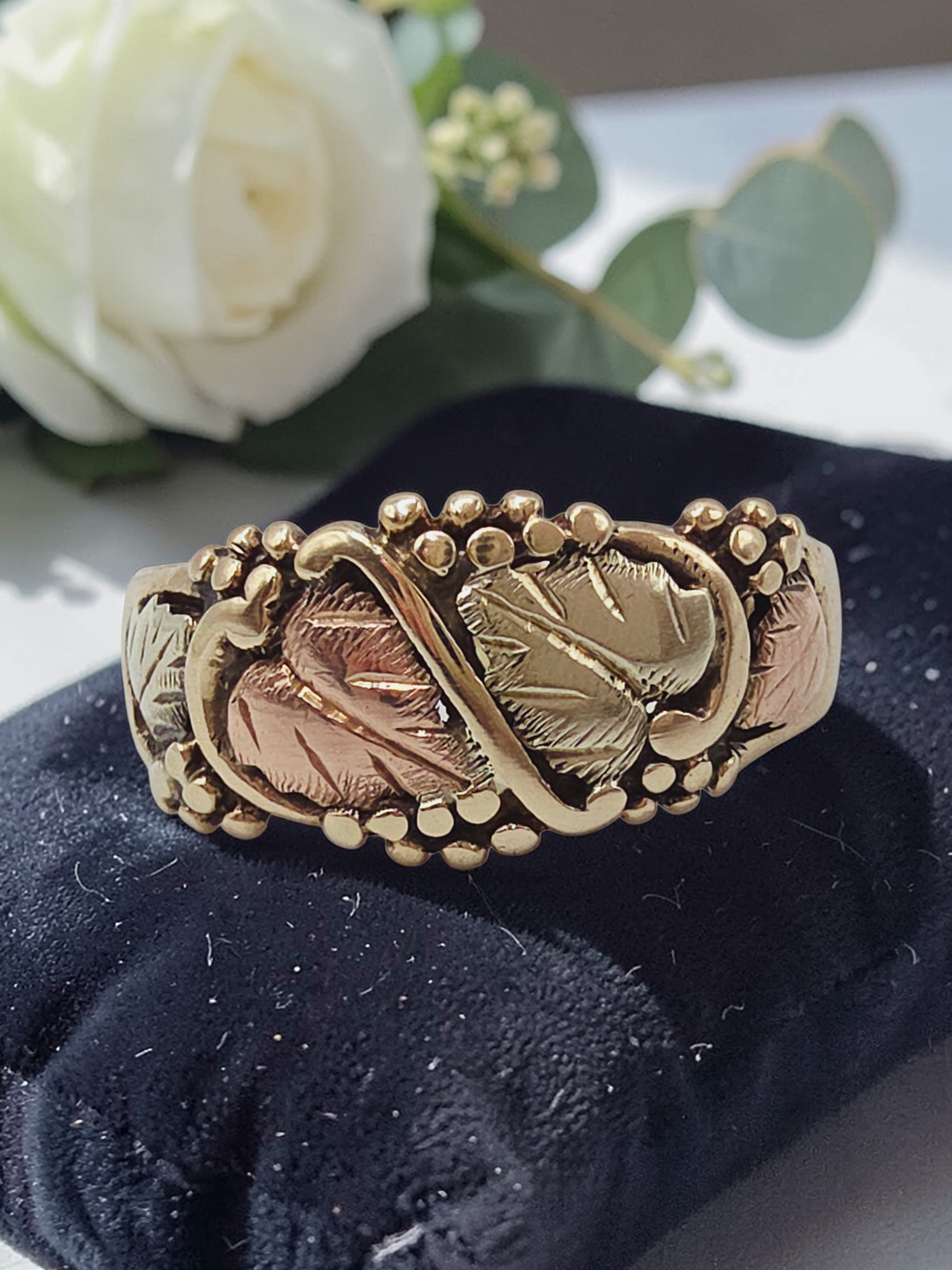 Black Hills Solid 10K Gold Grape Leaf Ring Band - Size 13.25