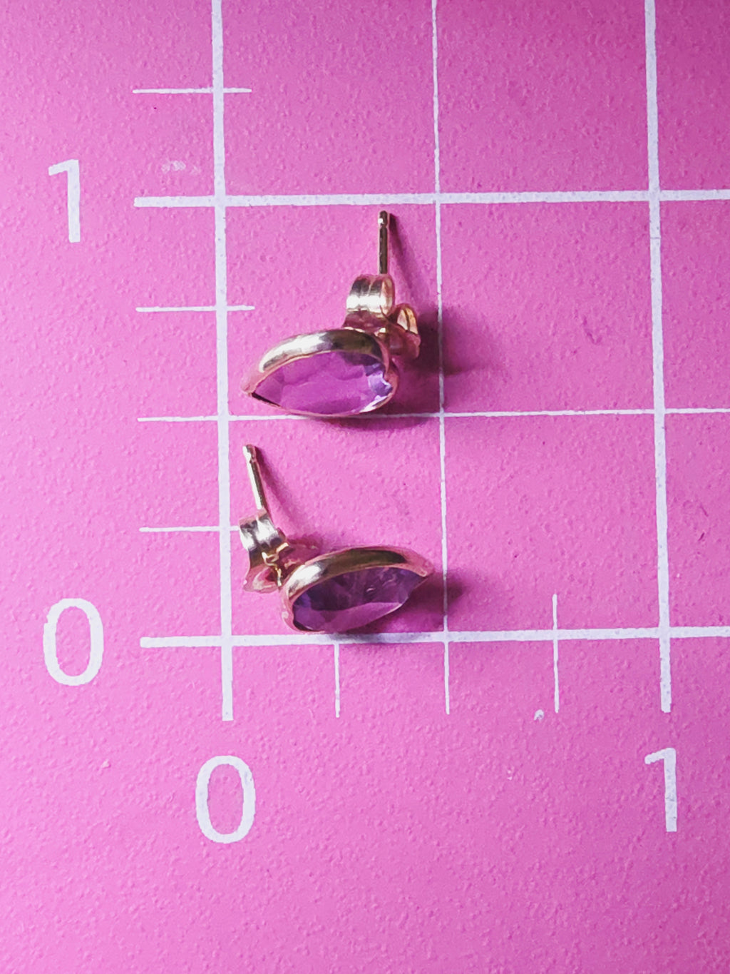 Solid 14K Yellow Gold Stud Earrings with Heart-Cut Amethyst