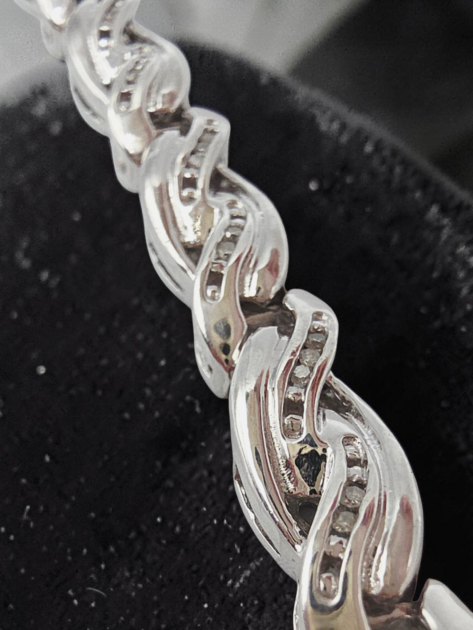 Heng Ngai 925 Sterling Silver 0.25 TW Diamond Link Bracelet - 7.25 Inch