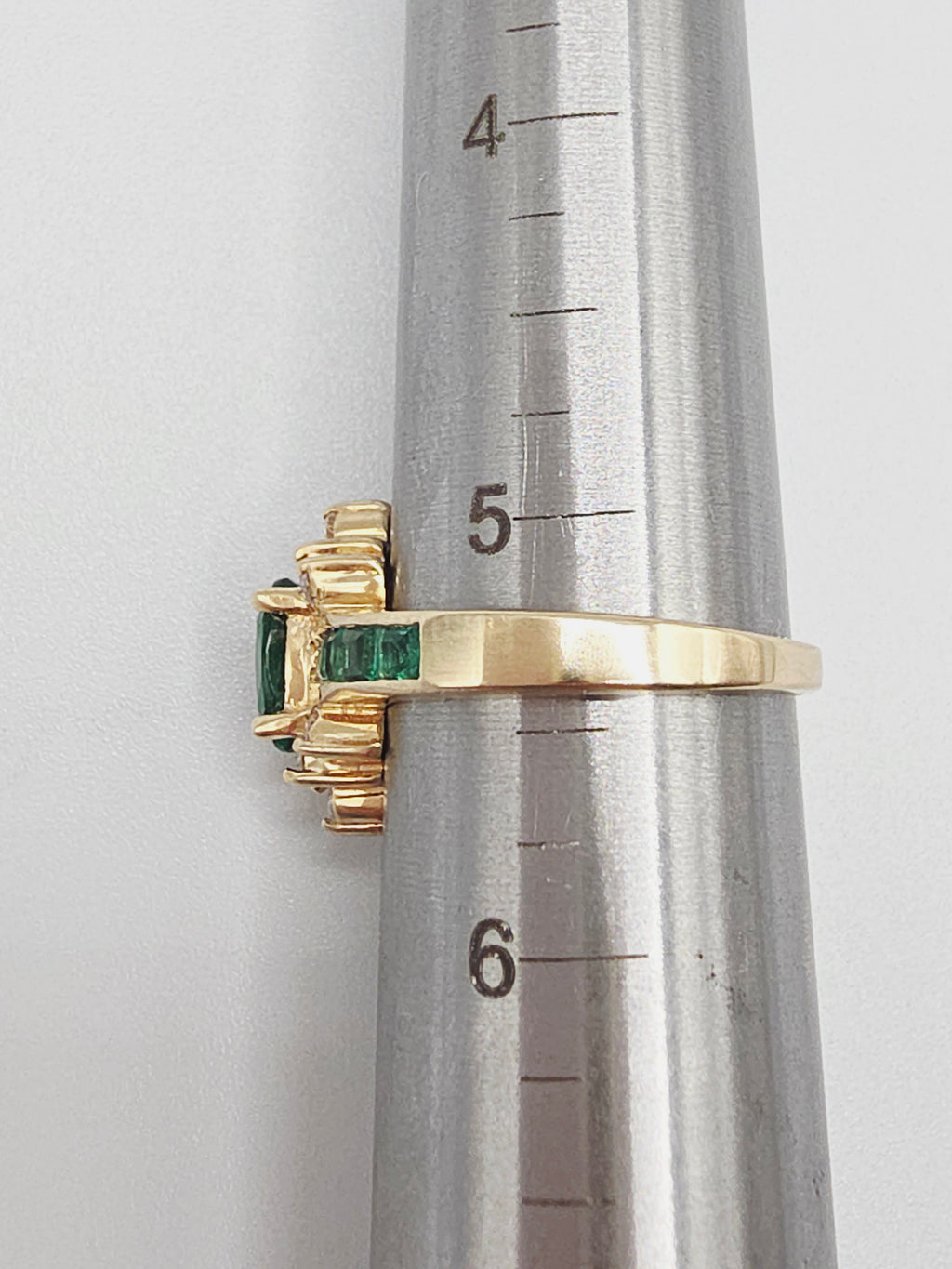 Solid 14K Gold Ring with Oval Lab-Created Emerald & Diamonds – Sz 5.25