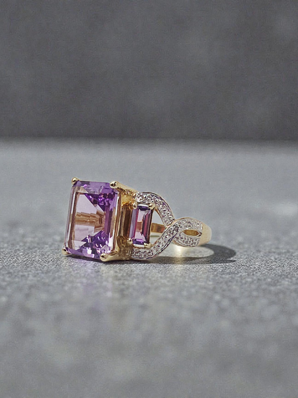 Solid 10K Yellow Gold Ring with Amethysts & Diamond Accents - Size 6.25