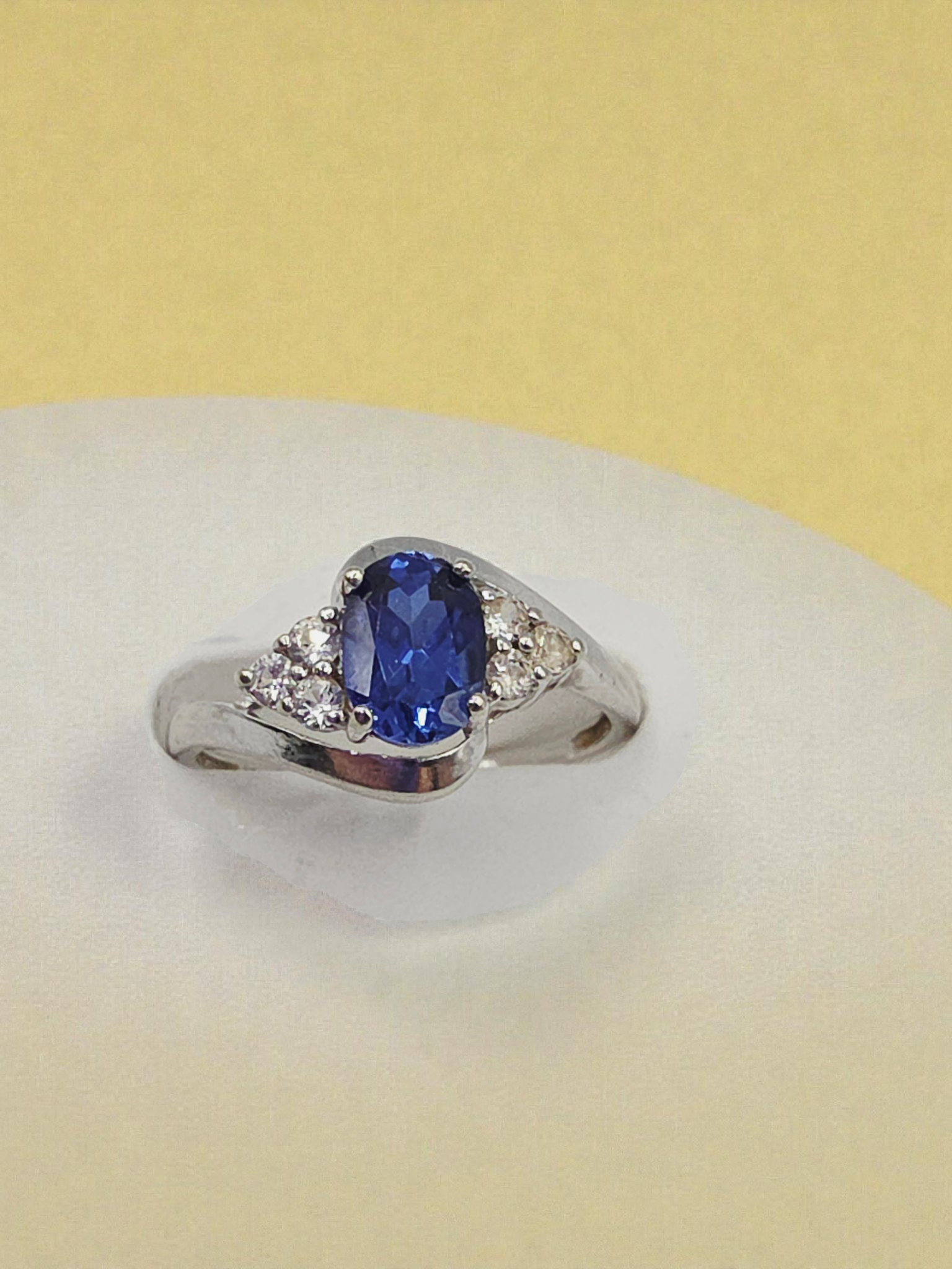 RJW Solid 10K White Gold Ring with Blue Sapphire & White Topaz - Size 6.5