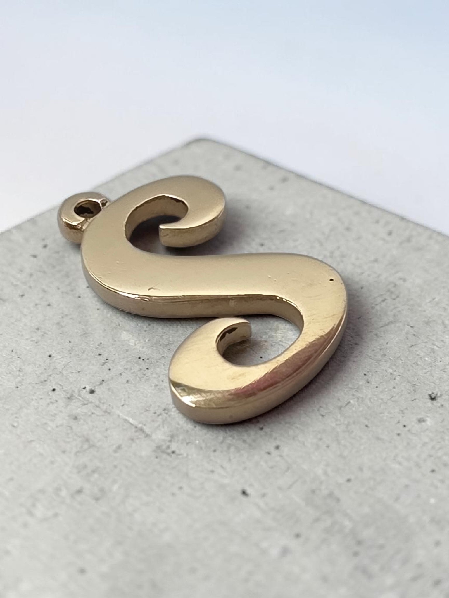 Retired James Avery Solid 14K Yellow Gold LARGE Letter "S" Initial Charm Pendant
