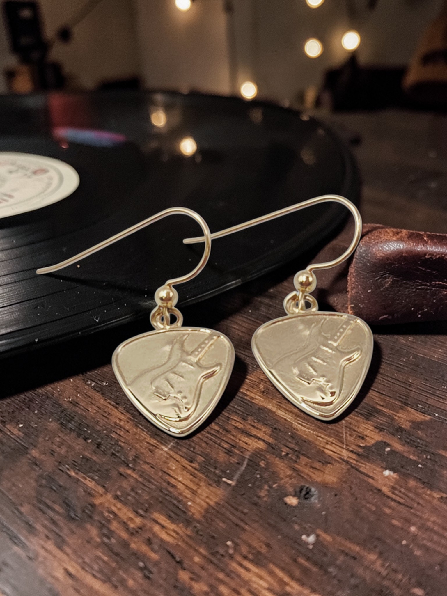 Jeffrey David Guitar Pick Solid 14K Yellow Gold Dangle Earrings Music