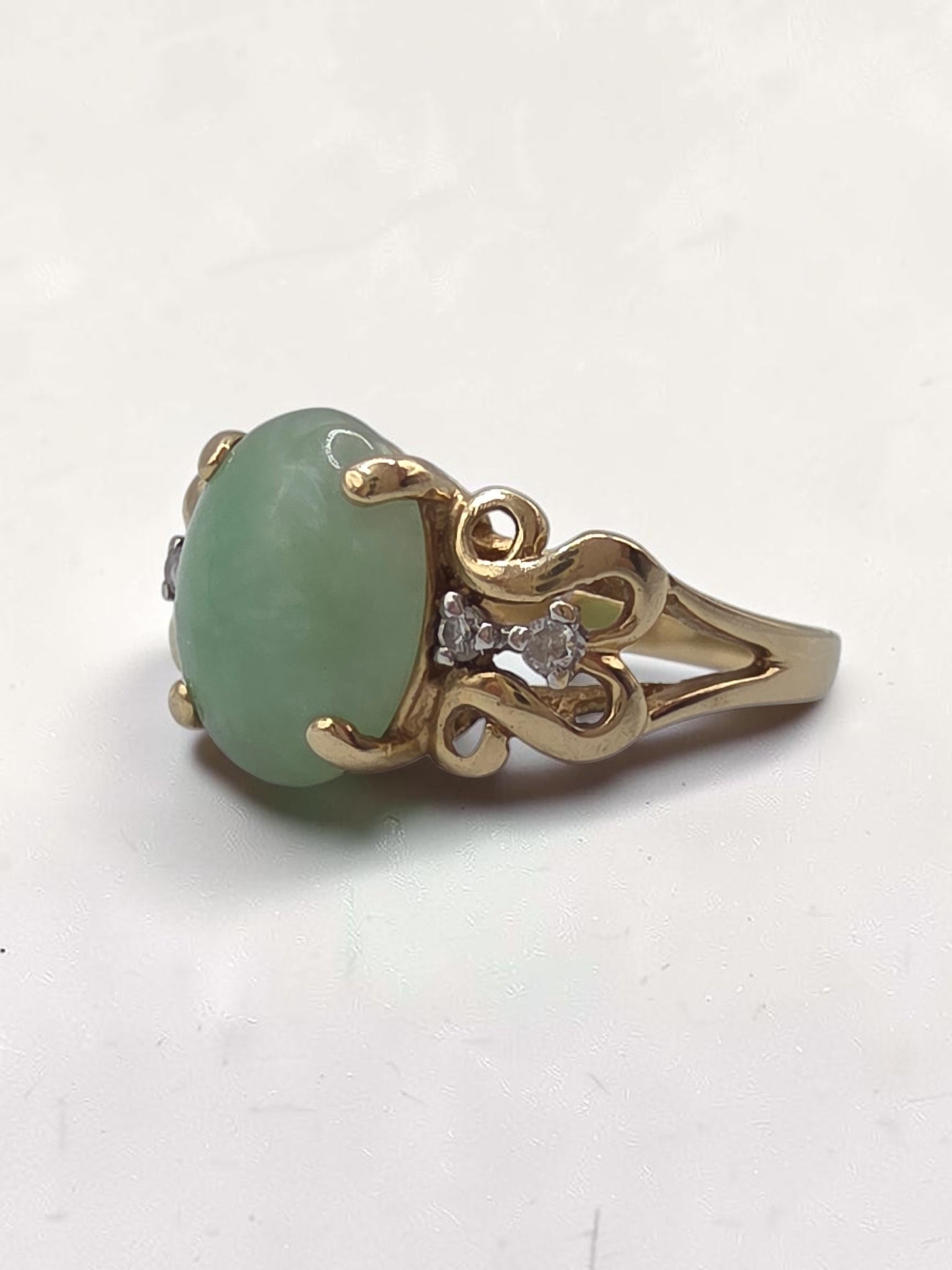 Vintage Designer East Arts Solid 14K Yellow Gold Jade & Diamond Ring Size - 6.25