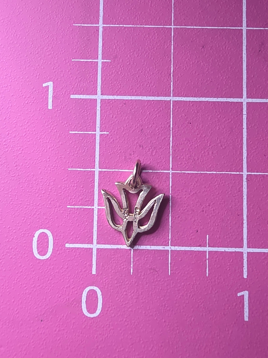 RETIRED James Avery Descending Dove Solid 14K Yellow Gold Charm Pendant