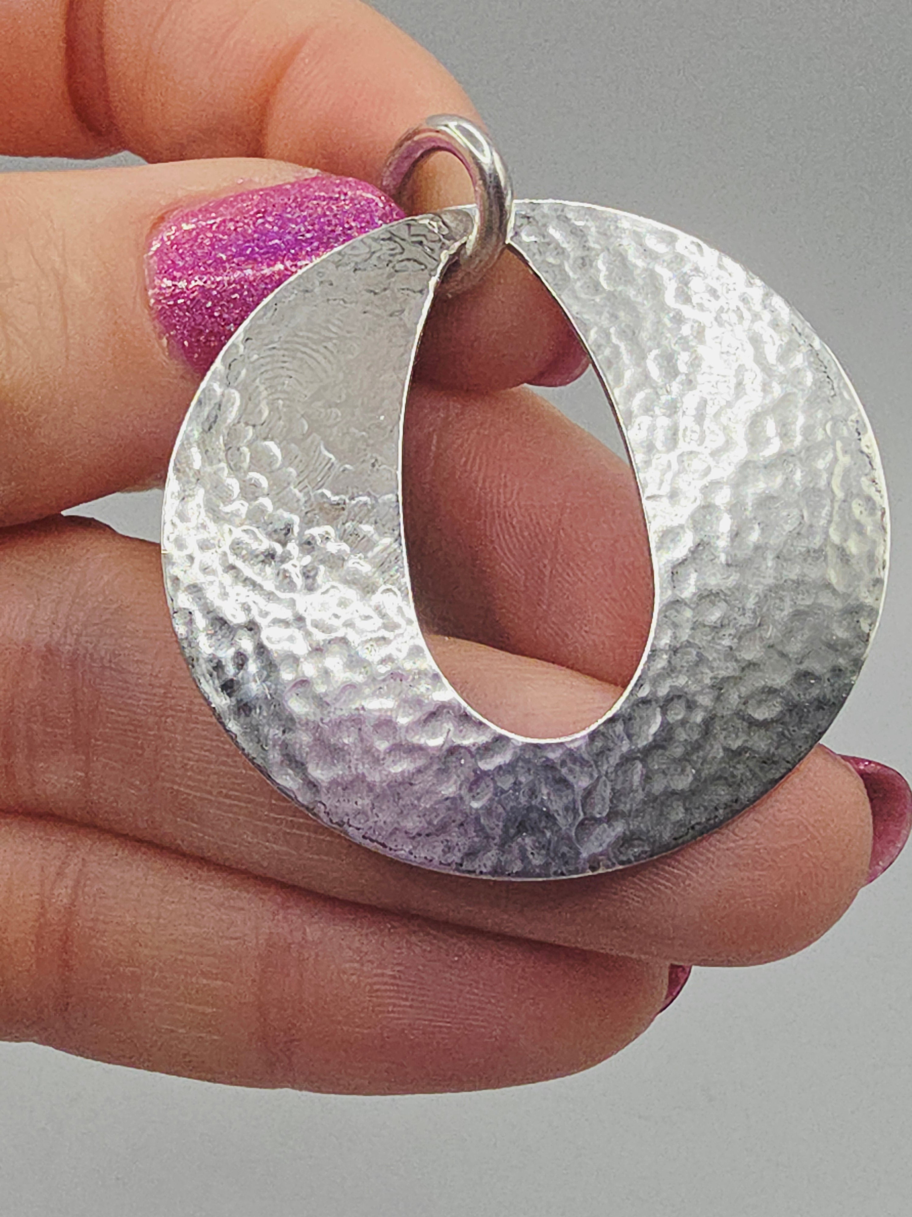 RETIRED James Avery Hammered Open Circle 925 Sterling Silver Necklace Pendant