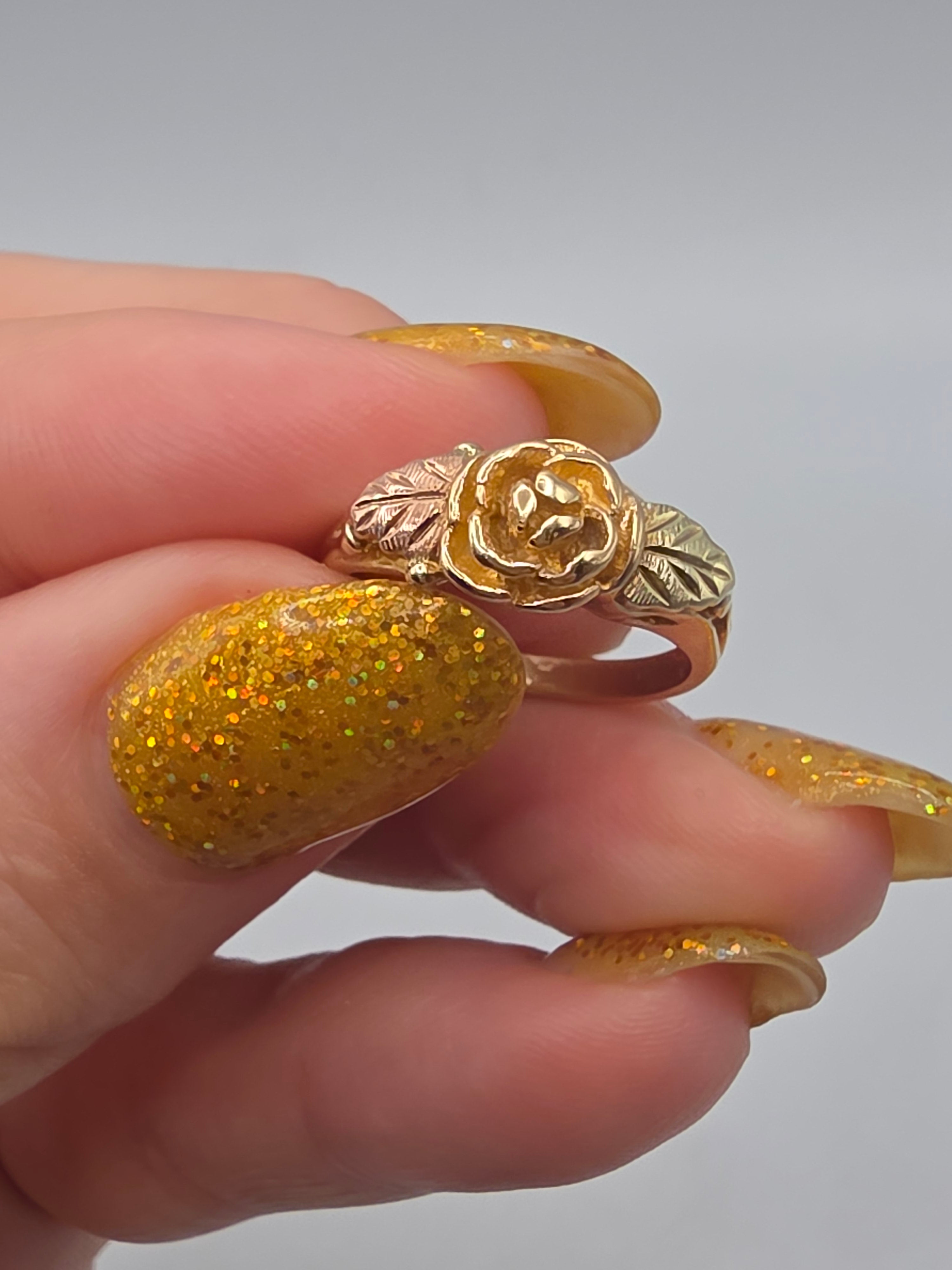 Vintage Landstrom's Black Hills Solid 10K Tri Color Gold Rose Ring Size 4.75
