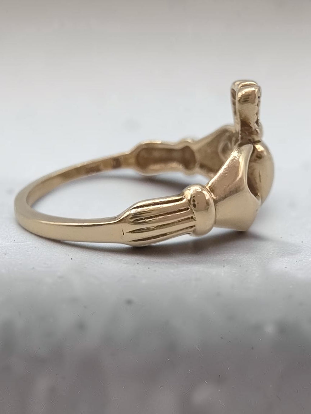Vintage Michael Anthony Solid 14K Yellow Gold Crown Heart Claddagh Ring - Size 7