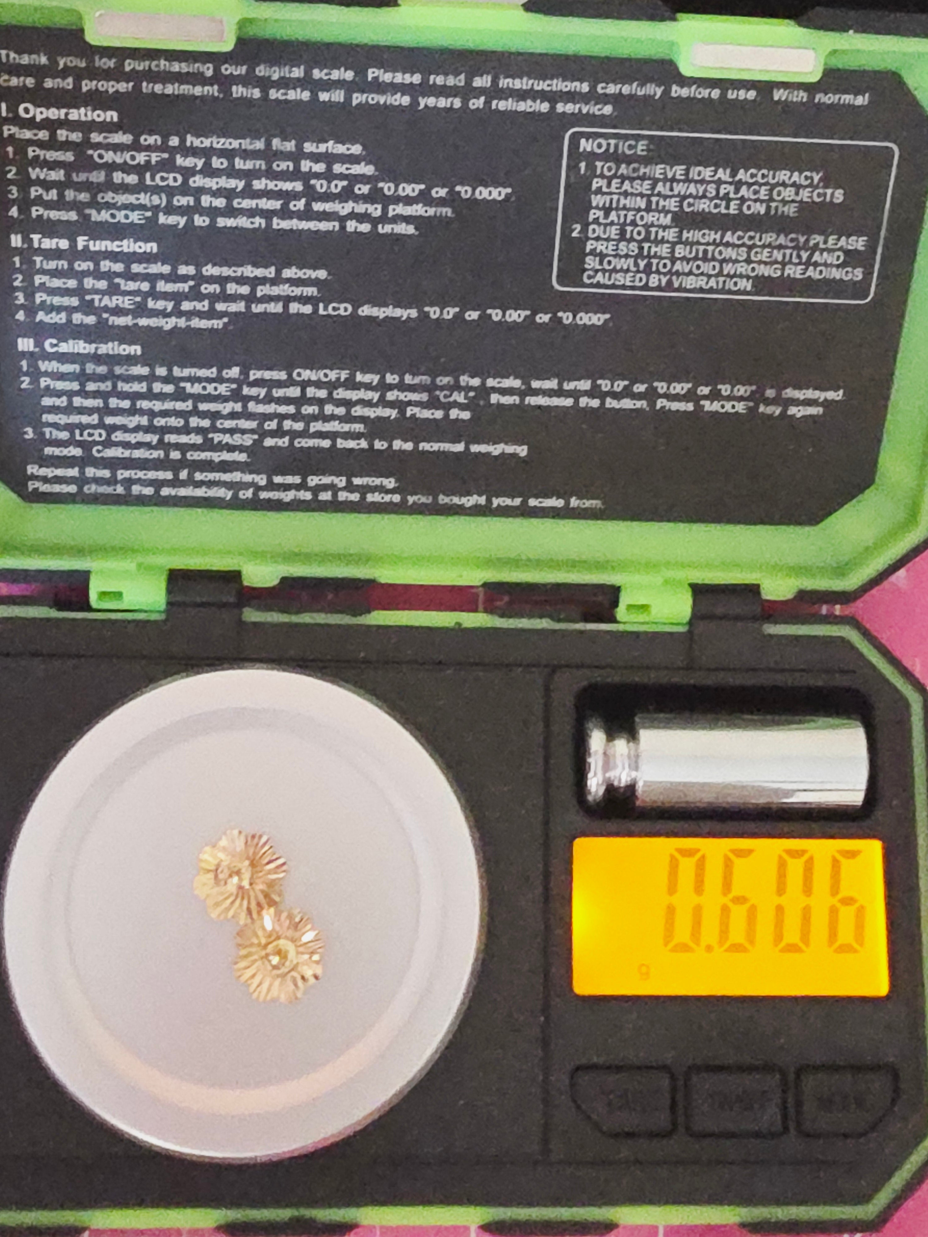 Solid 14K Yellow Gold Diamond-Cut Flower Stud Earrings Starburst