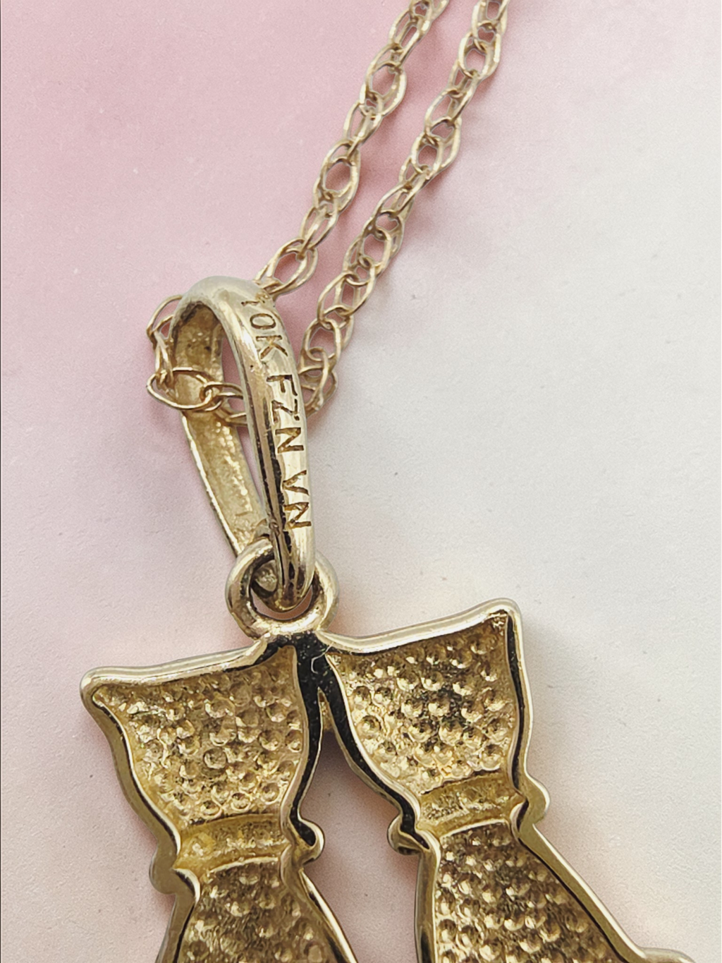 Solid 10K Yellow Gold Kitty Cat Love Couple Pendant Necklace - 18 Inch