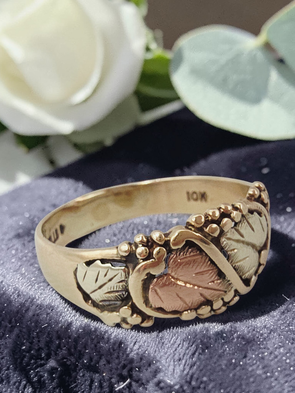 Black Hills Solid 10K Gold Grape Leaf Ring Band - Size 13.25