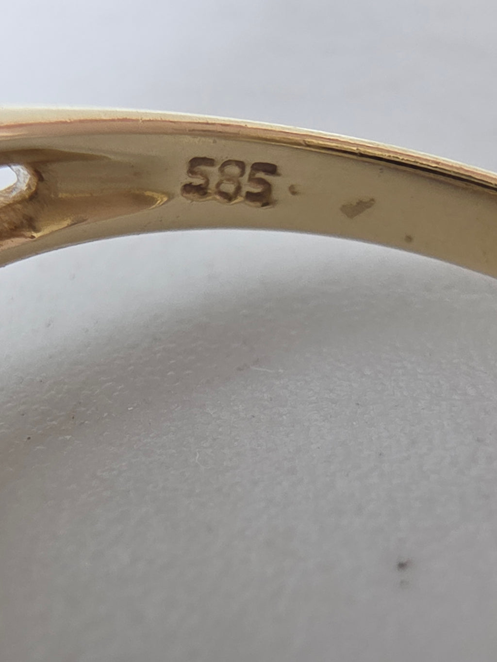 Vintage Designer East Arts Solid 14K Yellow Gold Jade & Diamond Ring Size - 6.25