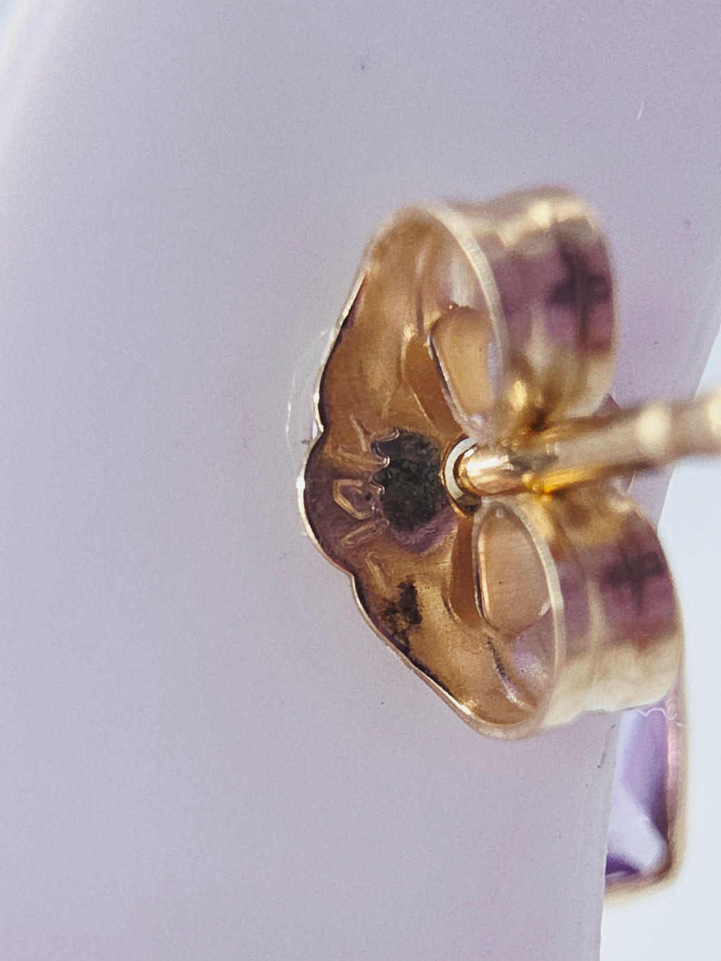 Solid 14K Yellow Gold Stud Earrings with Heart-Cut Amethyst