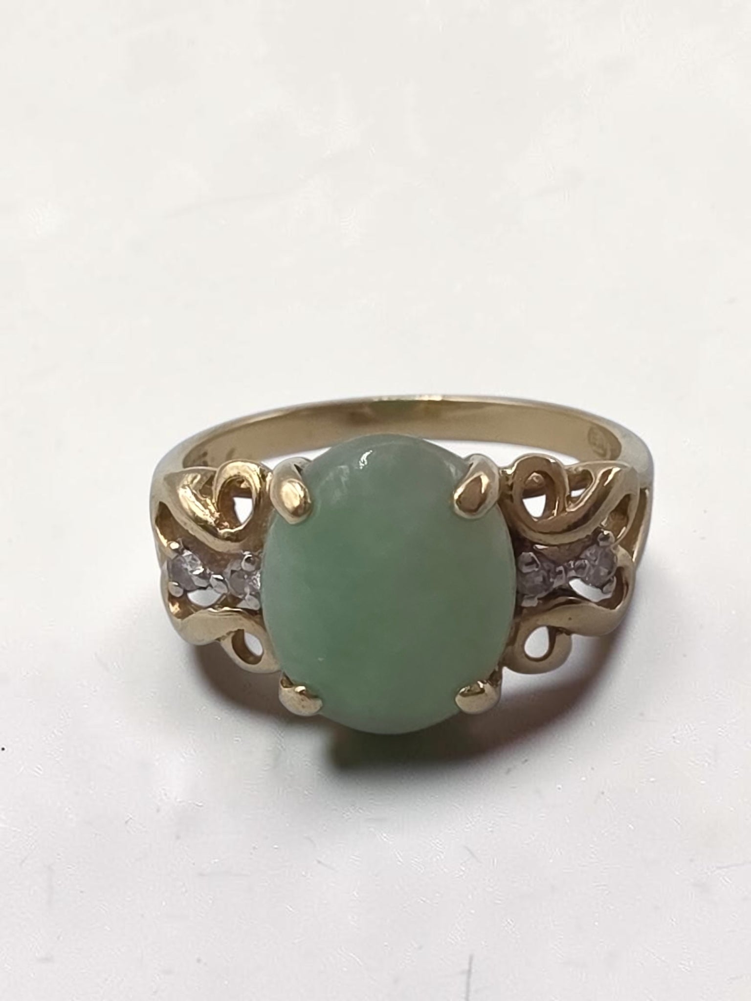 Vintage Designer East Arts Solid 14K Yellow Gold Jade & Diamond Ring Size - 6.25