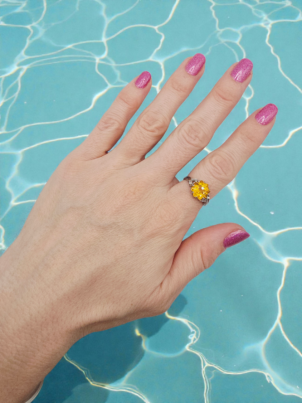 Solid 10K Gold Ring with Flower-Cut Golden Orange Canary Sapphire - Sz 7.5