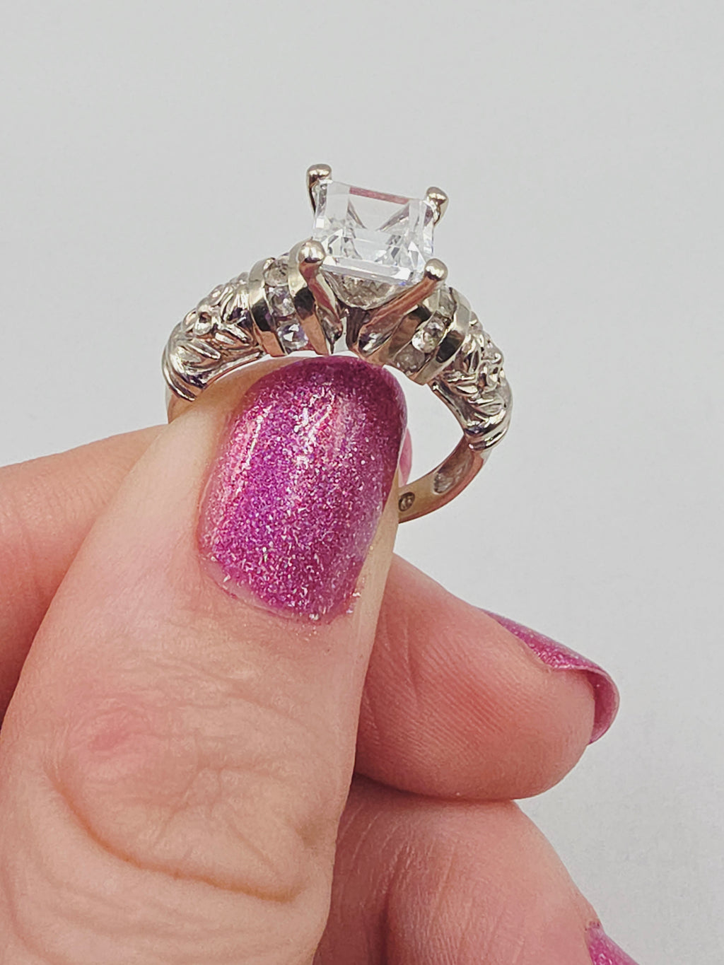 Vintage Solid 10K White Gold Antique Ring with Princess Cut Topaz - Size 7