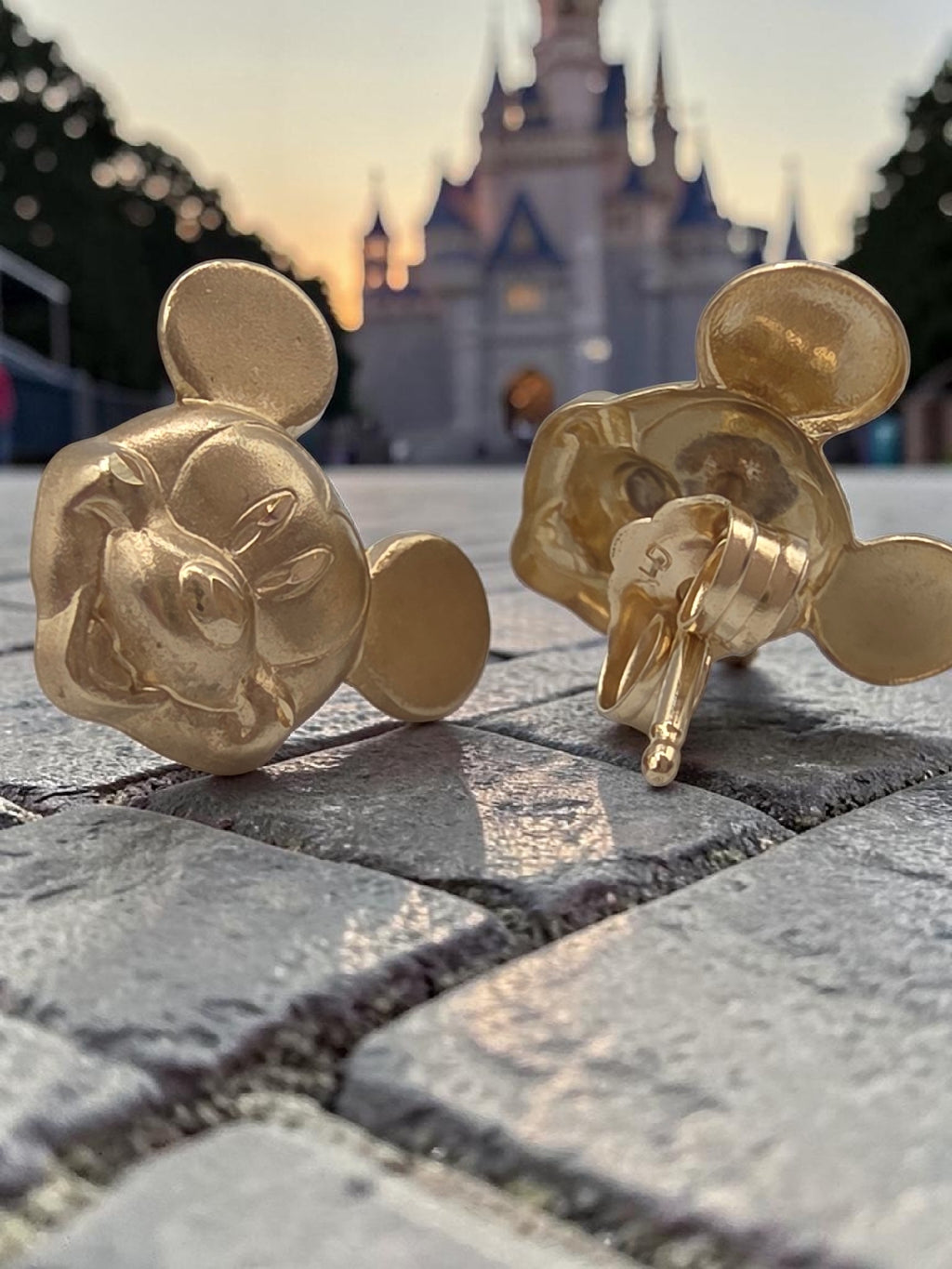 Disney Van Dell Mickey Mouse Solid 14K Yellow Gold Stud Earrings Original Box