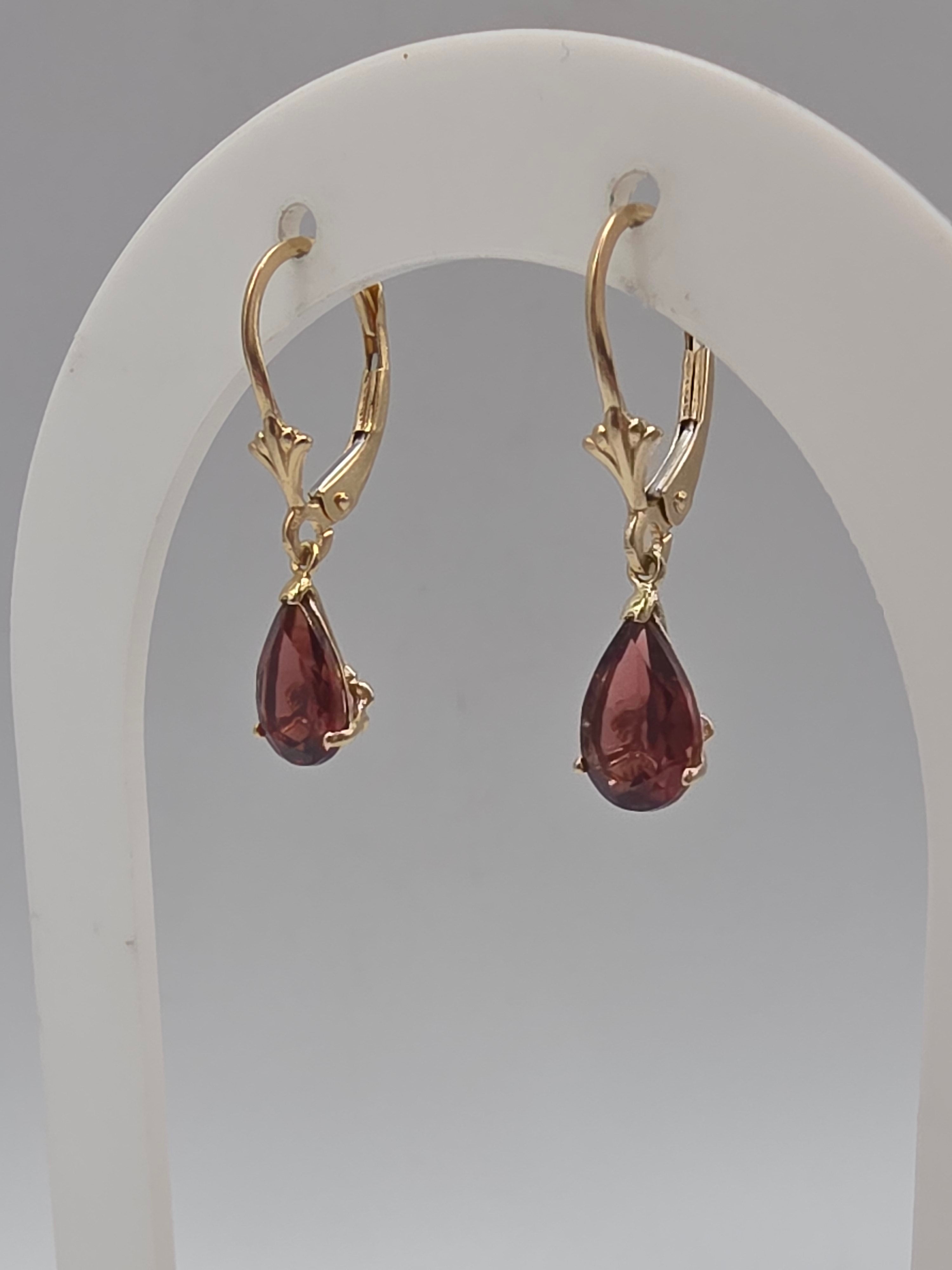 Solid 14K Yellow Gold Pear Cut Garnet Drop Dangle Earrings Leverback Floral