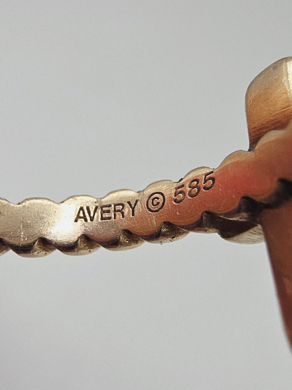 RETIRED James Avery Solid 14K Yellow Gold Cross Ring with Twisted Band – Size 6
