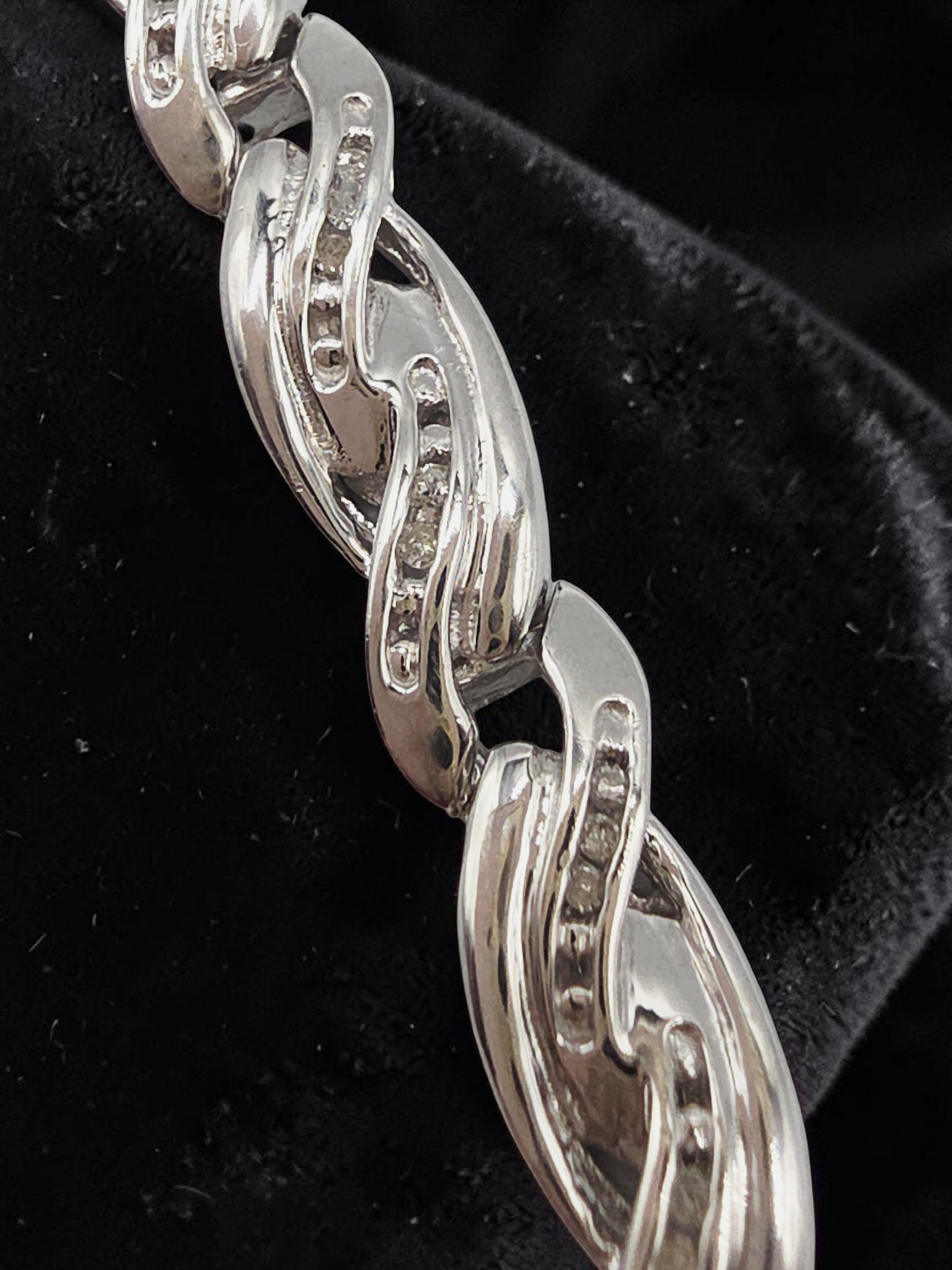Heng Ngai 925 Sterling Silver 0.25 TW Diamond Link Bracelet - 7.25 Inch