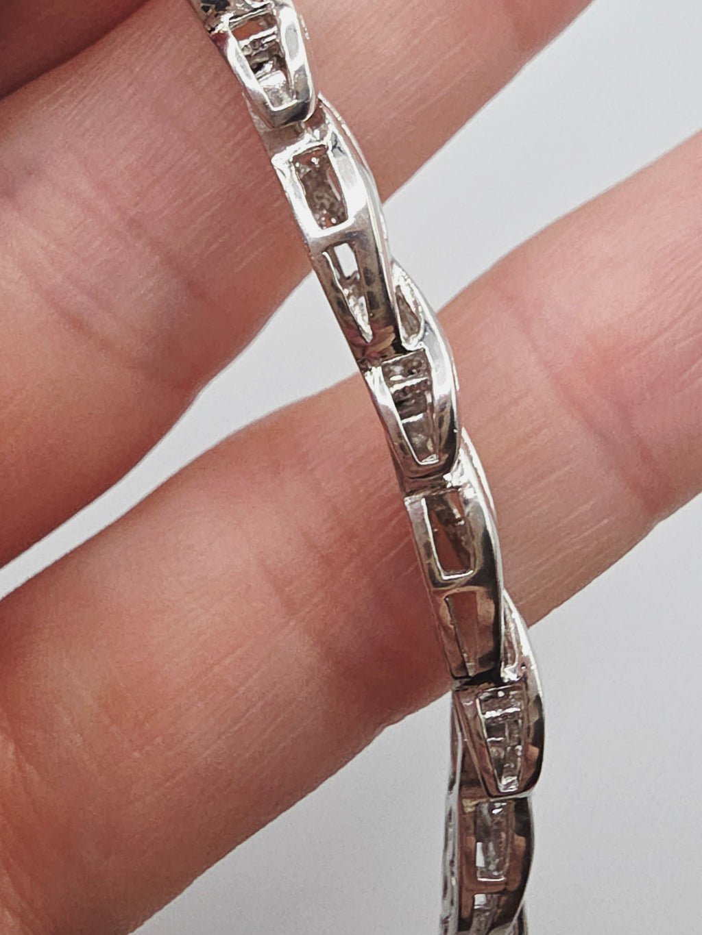 Heng Ngai 925 Sterling Silver 0.25 TW Diamond Link Bracelet - 7.25 Inch