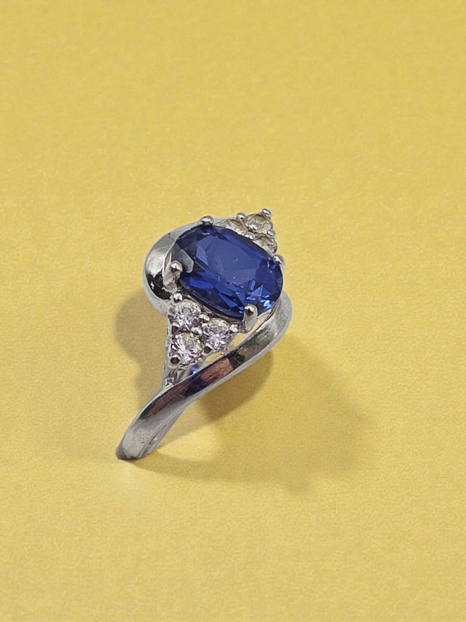 RJW Solid 10K White Gold Ring with Blue Sapphire & White Topaz - Size 6.5