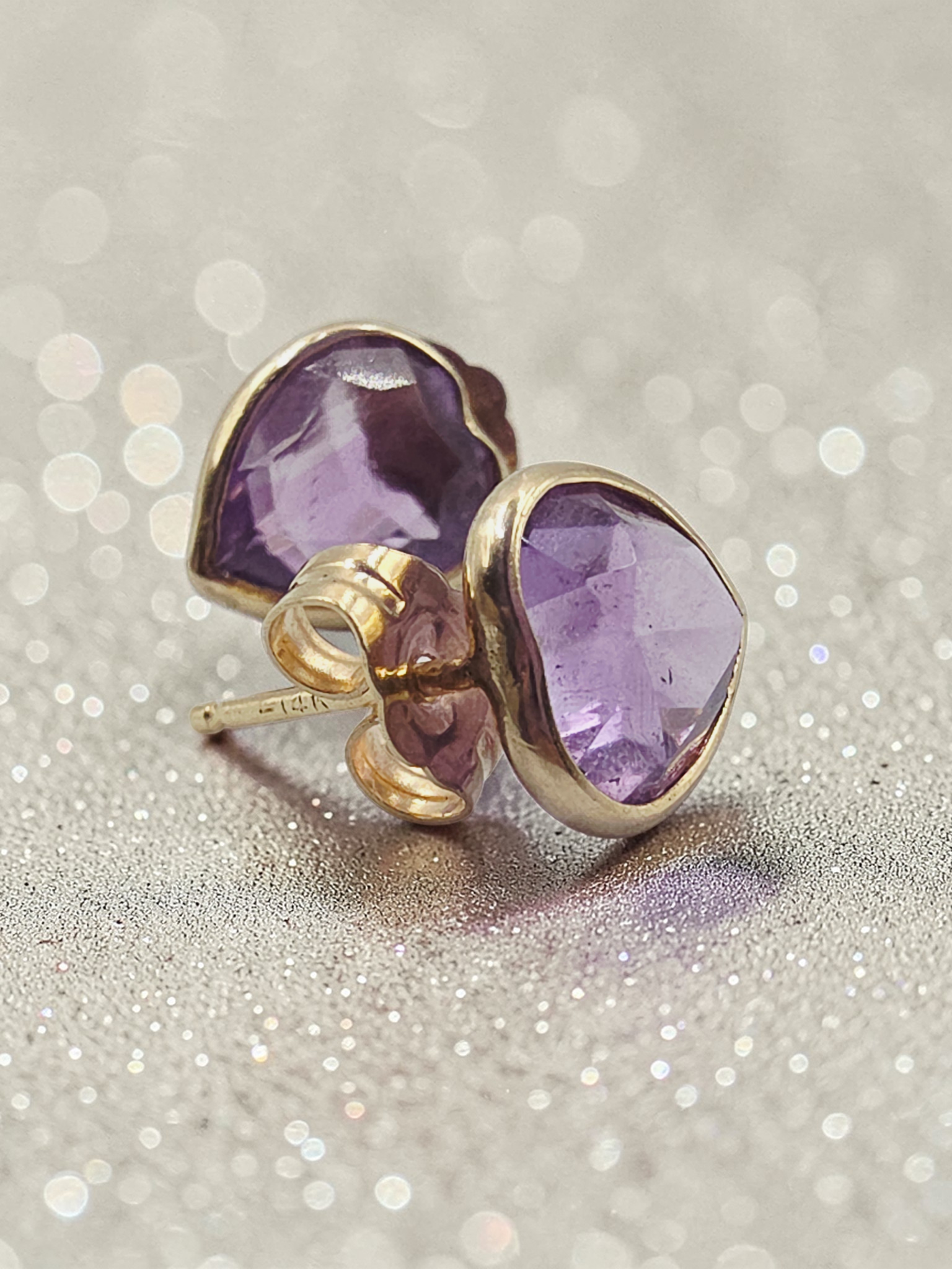 Solid 14K Yellow Gold Stud Earrings with Heart-Cut Amethyst